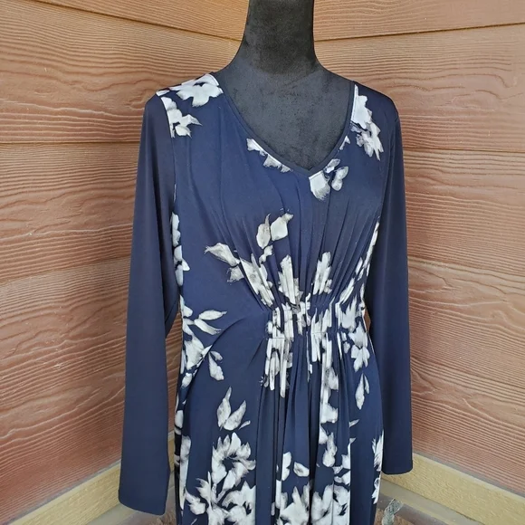 Simply Vera Vera Wang NWOT Black and Cream Floral Long Sleeve Stretchy Dress - Picture 6 of 13